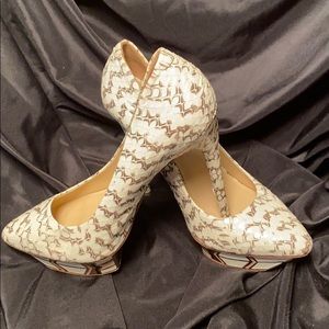 IVY KIRZHNER Woman’s heels